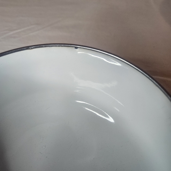 Vintage Enamel Fruit Bowls - Set Of 3 - Cherry, Raspberry, Apple, Grape, Peach - Picture 12 of 15